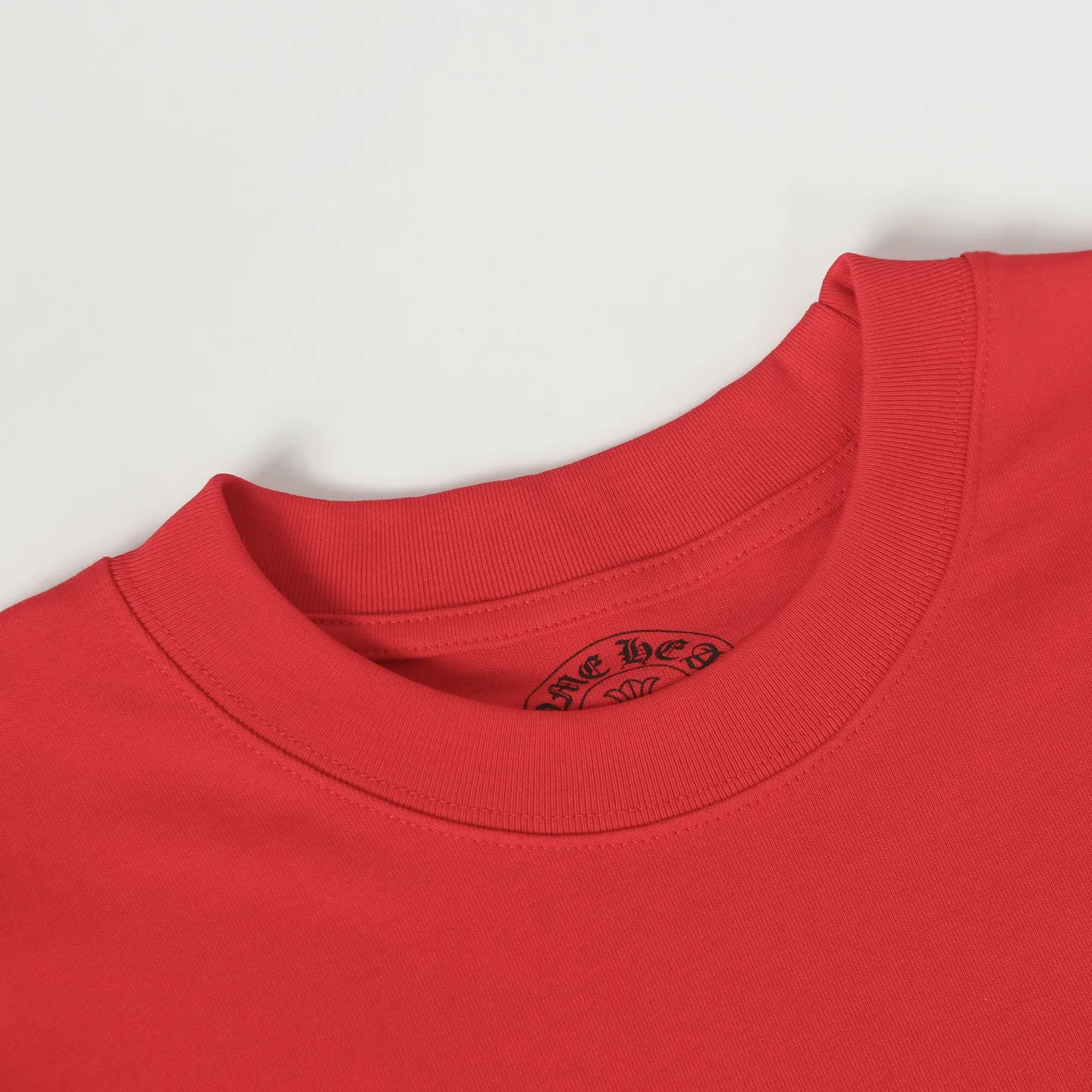 🅿️280 Come hearts/Cro Heart Sanskrit arm red roll printed long sleeves, the king of autumn and winter! Chest pockets, high weight threads on the collar and cuffs, the fabric is custom-woven and dyed 280g double yarn pure cotton fabric, washed anti-counterfeiting tags and other auxiliary labels are all correct versions, super conspicuous, super good-looking and super atmospheric, the same style for men and women! The overall upper body shows fashion and individuality, and couples wearing it together are recommended T-shirts by the Street Ace!! Color: Red Size: XS-L